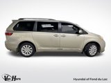 Used 2017 Toyota Sienna XLE image 2