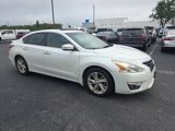 Used 2013 Nissan Altima 2.5 SL w/ Technology Pkg image 2