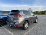 Used 2017 Nissan Rogue SV w/ SV Premium Package image 4