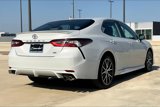 Used 2023 Toyota Camry SE image 2