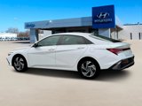 New 2025 Hyundai Elantra SEL image 4