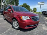 Used 2015 Chrysler Town & Country Touring image 2