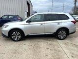 Used 2019 Mitsubishi Outlander ES image 2