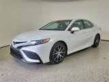 Used 2022 Toyota Camry SE image 3
