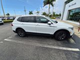 Used 2022 Volkswagen Tiguan SE image 3