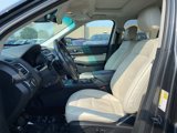 Used 2017 Ford Explorer Platinum image 4