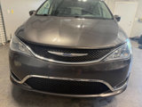 Used 2019 Chrysler Pacifica Touring-L image 3