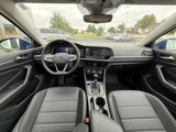 Used 2024 Volkswagen Jetta SE w/ Panoramic Sunroof Package image 3