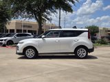 Certified 2022 Kia Soul LX w/ Technology Package image 4