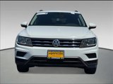 Used 2021 Volkswagen Tiguan SE w/ Panoramic Sunroof Package image 2