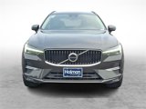 Used 2022 Volvo XC60 B5 Momentum image 2