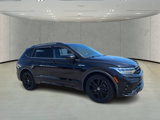 Used 2022 Volkswagen Tiguan SE R-Line image 2