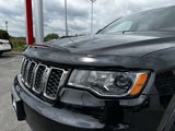 Used 2017 Jeep Grand Cherokee Laredo image 3