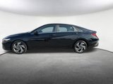 Used 2025 Hyundai Elantra SEL image 2