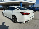 Used 2021 Nissan Altima 2.5 SV w/ SV Premium Package image 3