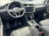 Used 2022 Volkswagen Tiguan SE image 2