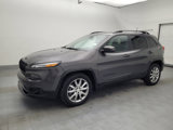 Used 2018 Jeep Cherokee Latitude image 2