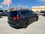 Used 2018 Chrysler Pacifica Touring-L Plus image 3
