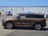 Used 2022 Lincoln Corsair AWD w/ Premium Package image 5