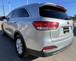 Used 2017 Kia Sorento LX w/ LX V6 Convenience Package image 5