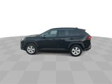 Used 2021 Toyota RAV4 XLE Premium image 5