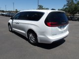 Used 2023 Chrysler Pacifica Touring-L image 6