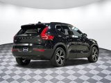 Used 2021 Volvo XC40 T5 R-Design image 4