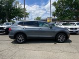 Used 2018 Volkswagen Tiguan SE w/ Panoramic Sunroof Package image 2