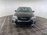 Used 2023 Chrysler Pacifica Touring-L image 2