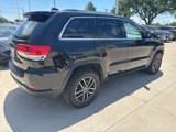 Used 2019 Jeep Grand Cherokee Laredo w/ 18" Wheel & 8.4" Radio Group image 3