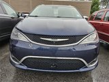 Used 2017 Chrysler Pacifica Limited image 2