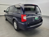 Used 2015 Chrysler Town & Country Touring image 5