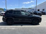 Used 2023 Jeep Cherokee Altitude Lux image 2