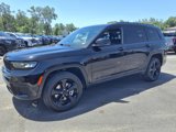 Used 2023 Jeep Grand Cherokee L Laredo image 3