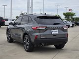 Used 2022 Ford Escape SE w/ SE Sport Appearance Package image 5