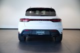 Certified 2024 Porsche Macan image 5