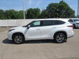 Used 2022 Toyota Highlander XLE image 2
