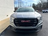 Used 2024 GMC Terrain SLE w/ Driver Convenience Package image 2