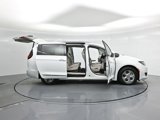 Used 2018 Chrysler Pacifica Limited w/ Advanced Safetytec Group image 4