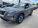Used 2023 Nissan Rogue SV image 2