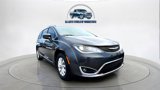Used 2018 Chrysler Pacifica Touring-L Plus image 2