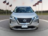 Used 2023 Nissan Rogue SV image 2