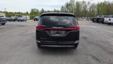 Used 2023 Chrysler Pacifica Touring-L image 6