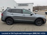 Used 2022 Volkswagen Tiguan SE w/ Panoramic Sunroof Package image 2