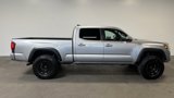Used 2018 Toyota Tacoma TRD Off-Road image 2