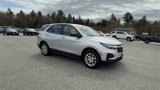 Used 2022 Chevrolet Equinox LS image 2