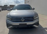Used 2023 Volkswagen Tiguan SE image 2
