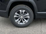 New 2025 Chevrolet Equinox LT w/ Safety and Technology Package image 3