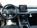 New 2025 Jeep Compass Latitude image 6