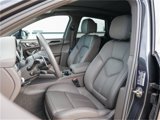 Certified 2023 Porsche Macan image 5
